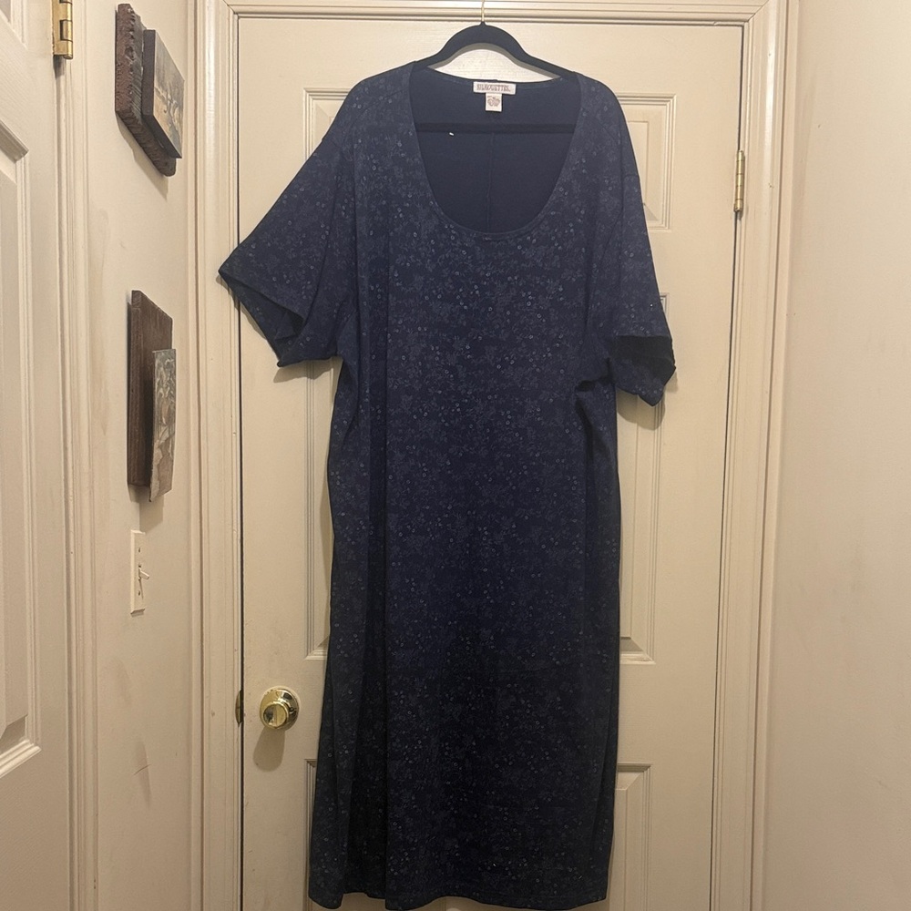 Silhouette Deep Blue Apparel
